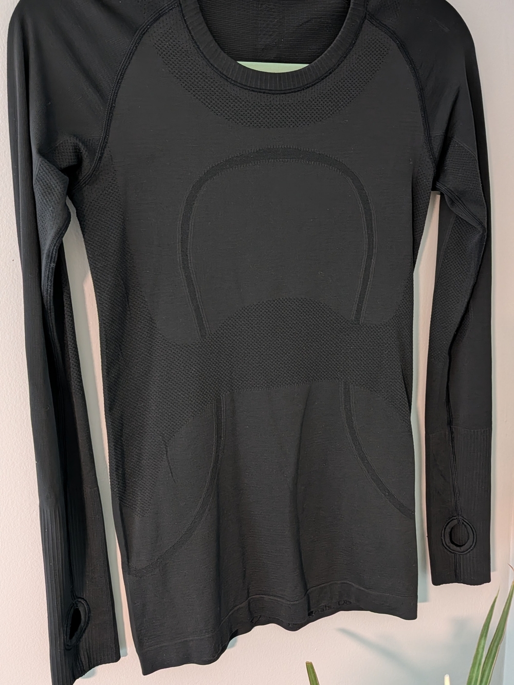 Lululemon athletica Long Sleeve Swiftly Black Athletic Top